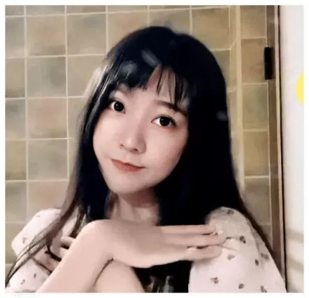 一條小團團關注目标達成，在抖音露臉跳舞了