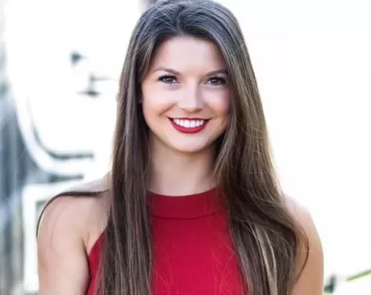 Hannah Barron(漢娜·巴倫)是誰 為什麼她會走紅
