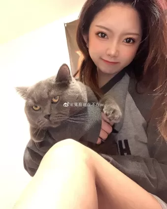 鬼畜瑤在不在w一個人氣很高的二次元COSER美少女