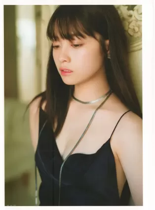 橋本環奈也拍過寫真集《NATUREL》 幾年前的她長啥樣