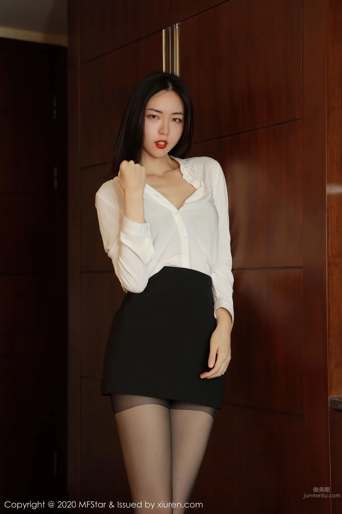 [MFStar 2020.08.19 VOL.371 噜噜妞兒 22