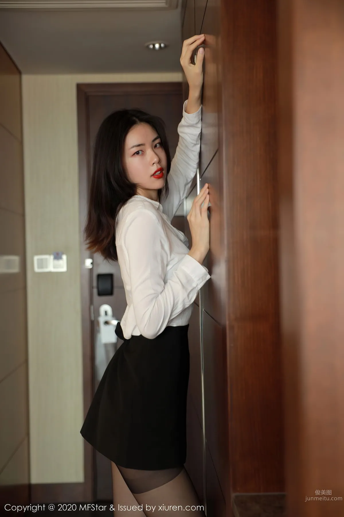 [MFStar 2020.08.19 VOL.371 噜噜妞儿_54