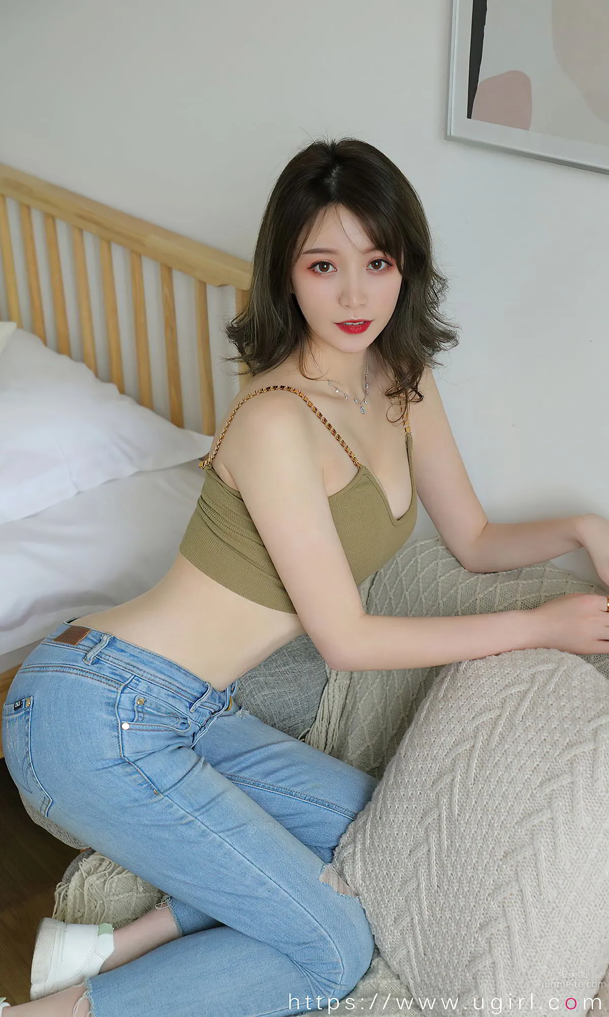 All-White Huanxue'er, Beautiful Legs in Jeans photo 7