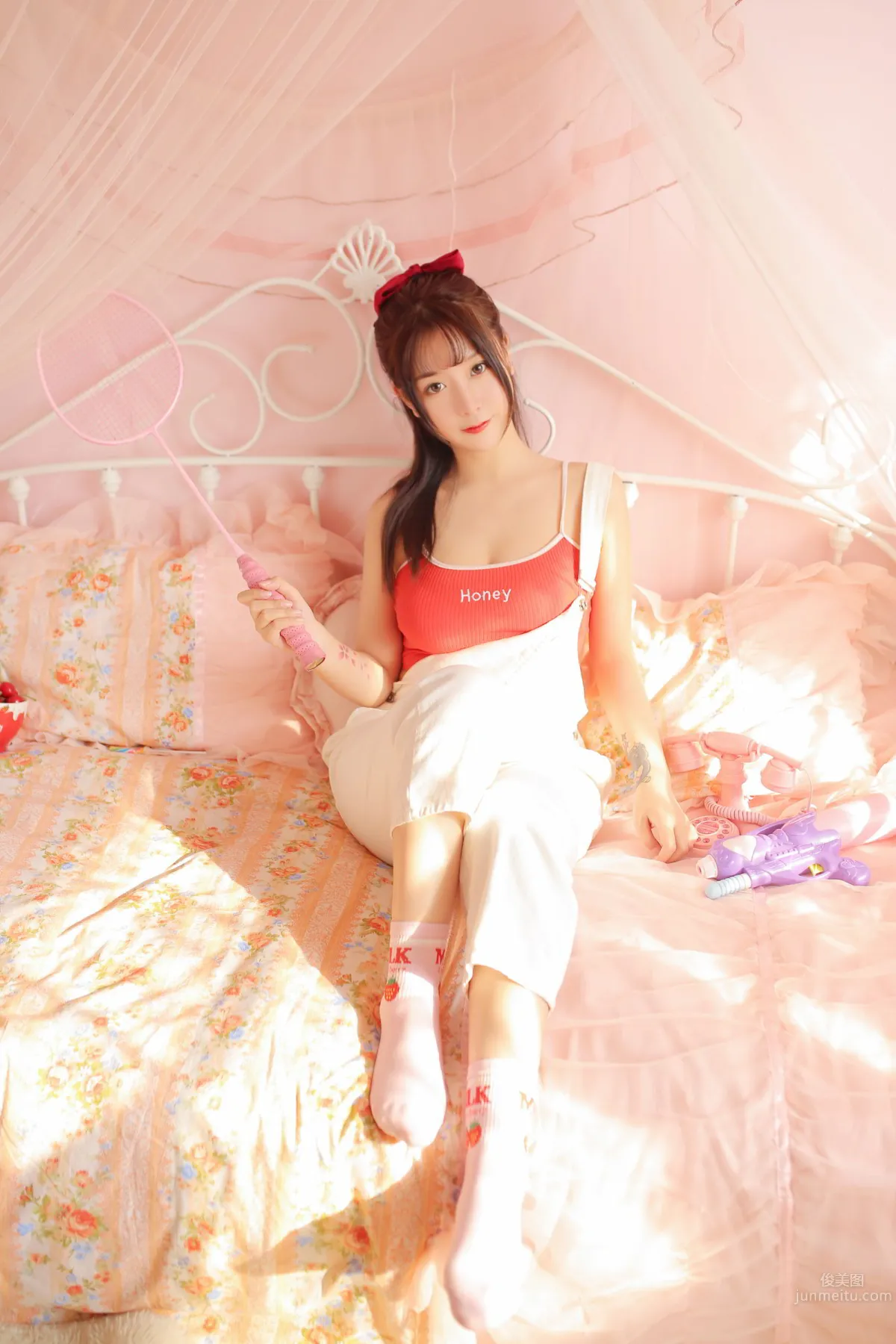 Mao Jiujiang - Tiny Bikini Glasses Girl and Red Suspenders photo 40