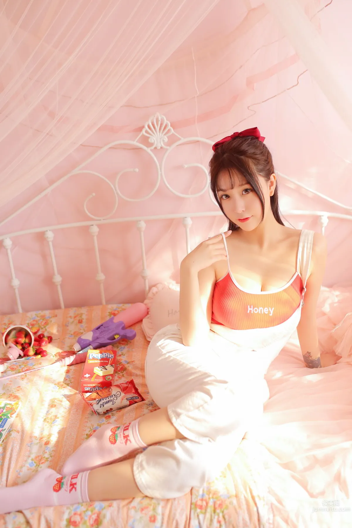 Mao Jiujiang - Tiny Bikini Glasses Girl and Red Suspenders photo 43