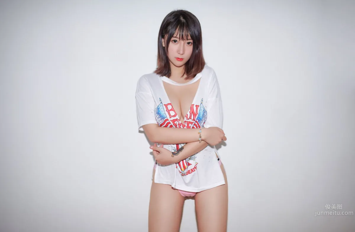 貓九- 熟女風與駝色毛衣 18