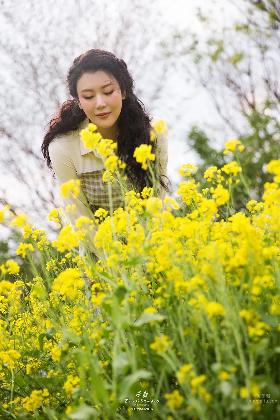 [TouTiao Goddess] 2020.04.20 Sunny Day of Rapeseed Flowers Zhong Qing photo 2