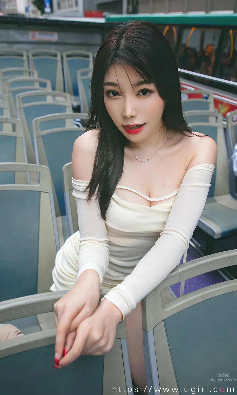 Zhizhi Booty, Scenery All the Way, A Trip That Goes Whenever You Want photo 7