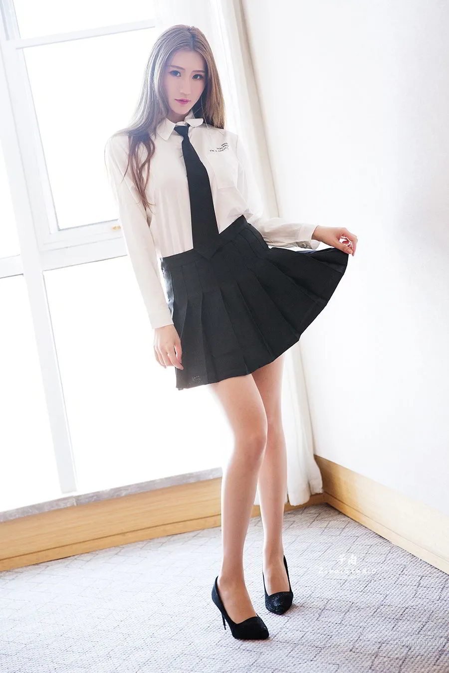 [TouTiao Goddess] 2020-04-05 Long-Legged Girl Xuan Zi photo 2
