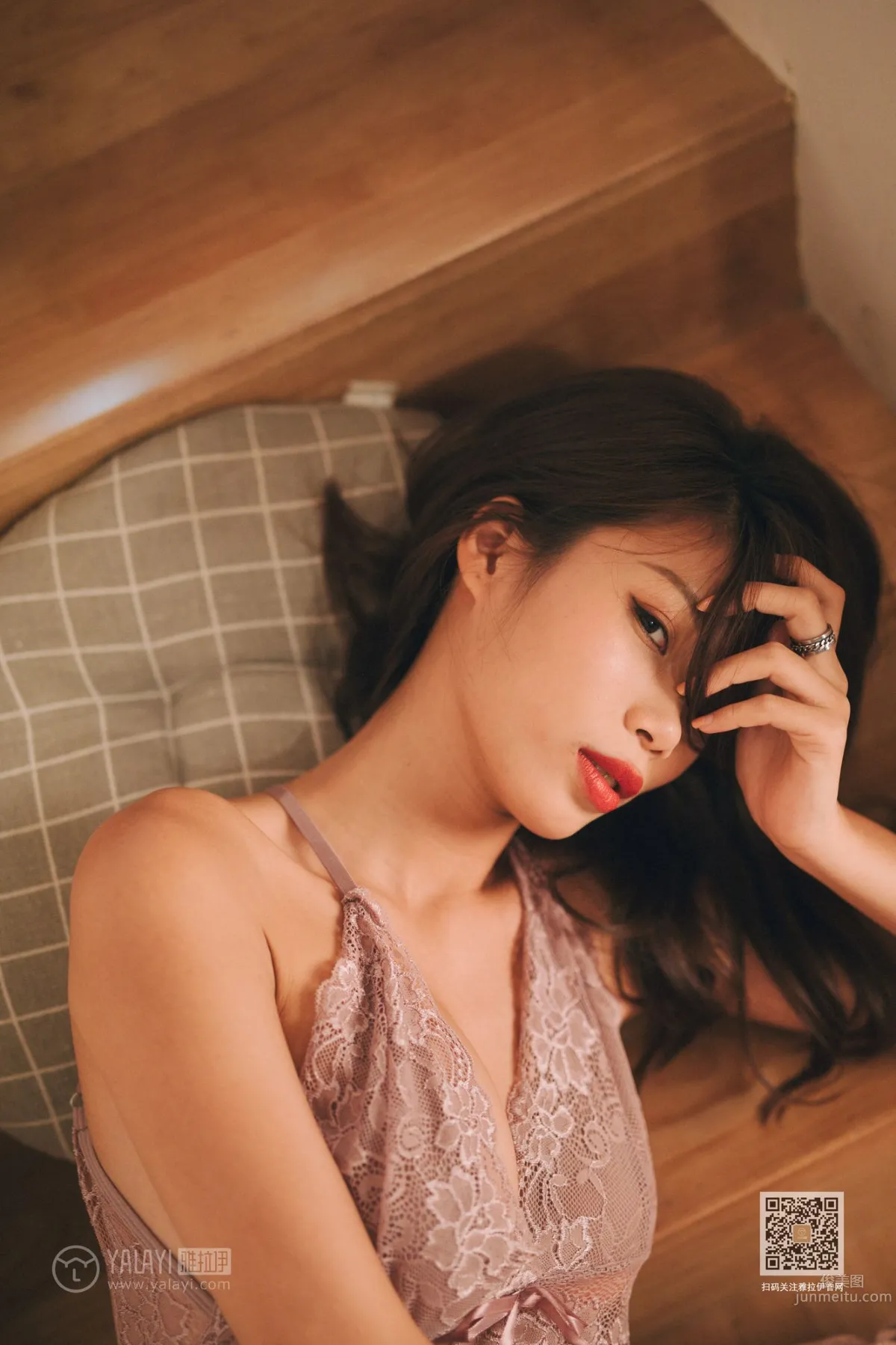 [YALAYI] 2019.01.03 Vol.509 Chance Encounter in the Stairwell Jing Chu photo 13
