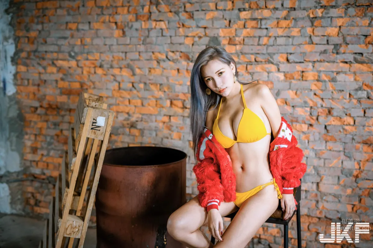 34G Is Just Fierce! Hot Model Yunyun in a Bikini, Sexy and Thrilling photo 11