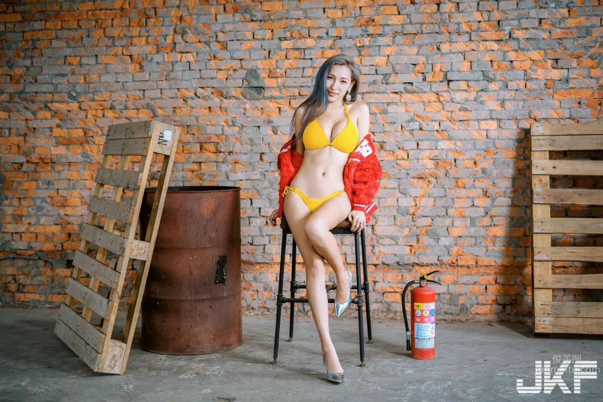 34G Is Just Fierce! Hot Model Yunyun in a Bikini, Sexy and Thrilling photo 12