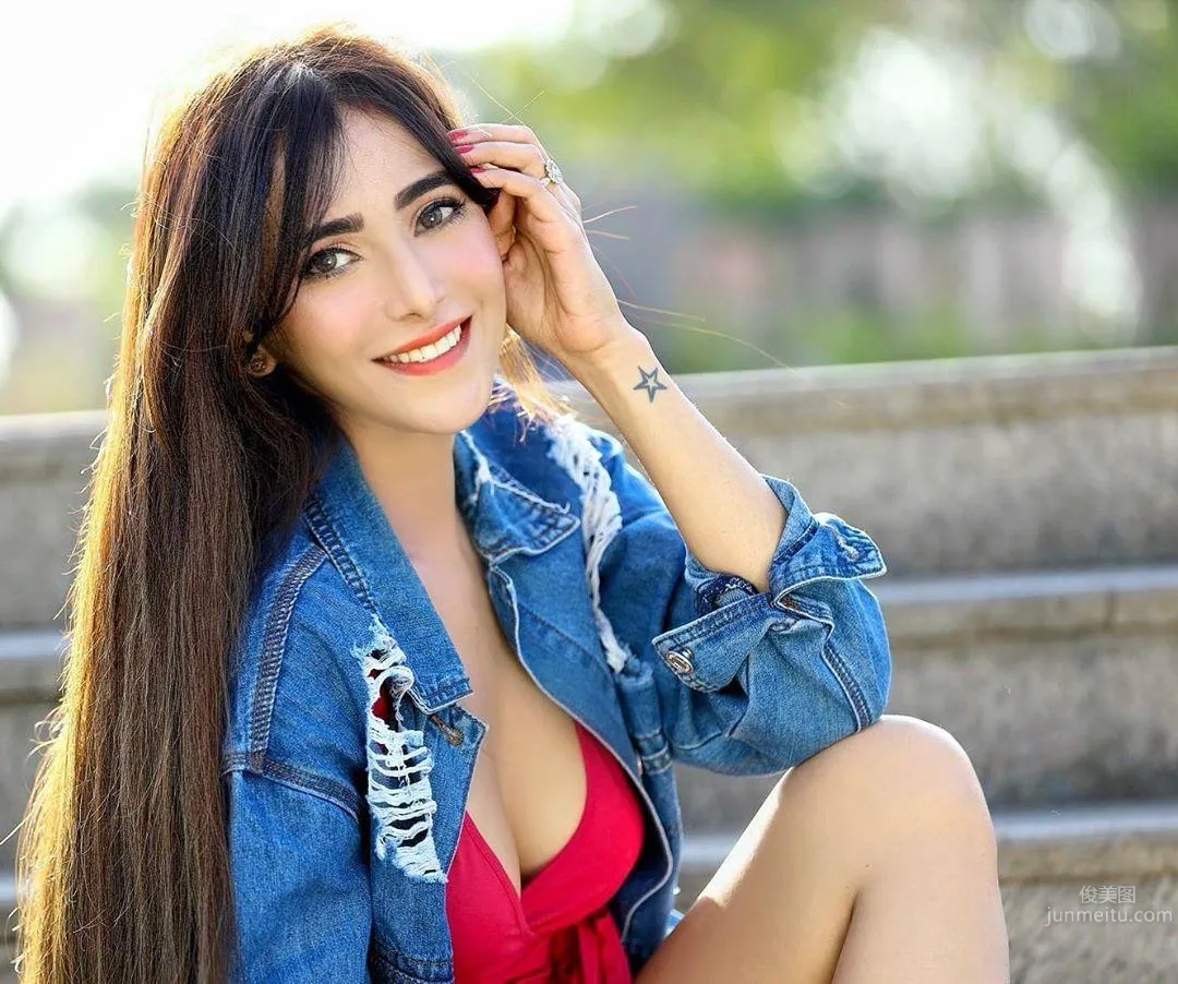 Angela Krislinzki - Indian Beauty Actress photo 25