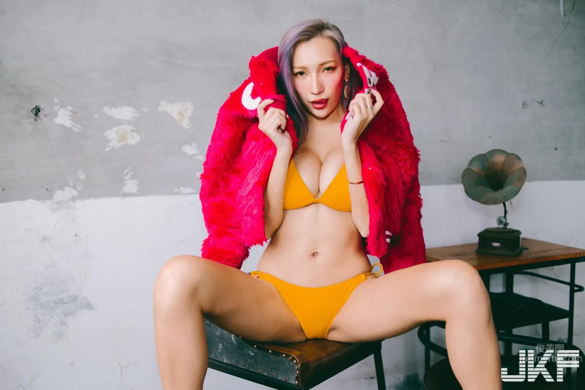 34G Is Just Fierce! Hot Model Yunyun in a Bikini, Sexy and Thrilling photo 35