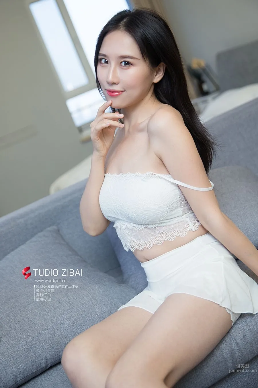[TouTiao Goddess] 2019-12-27 Moonlight Radiance Yue Yintong photo 4