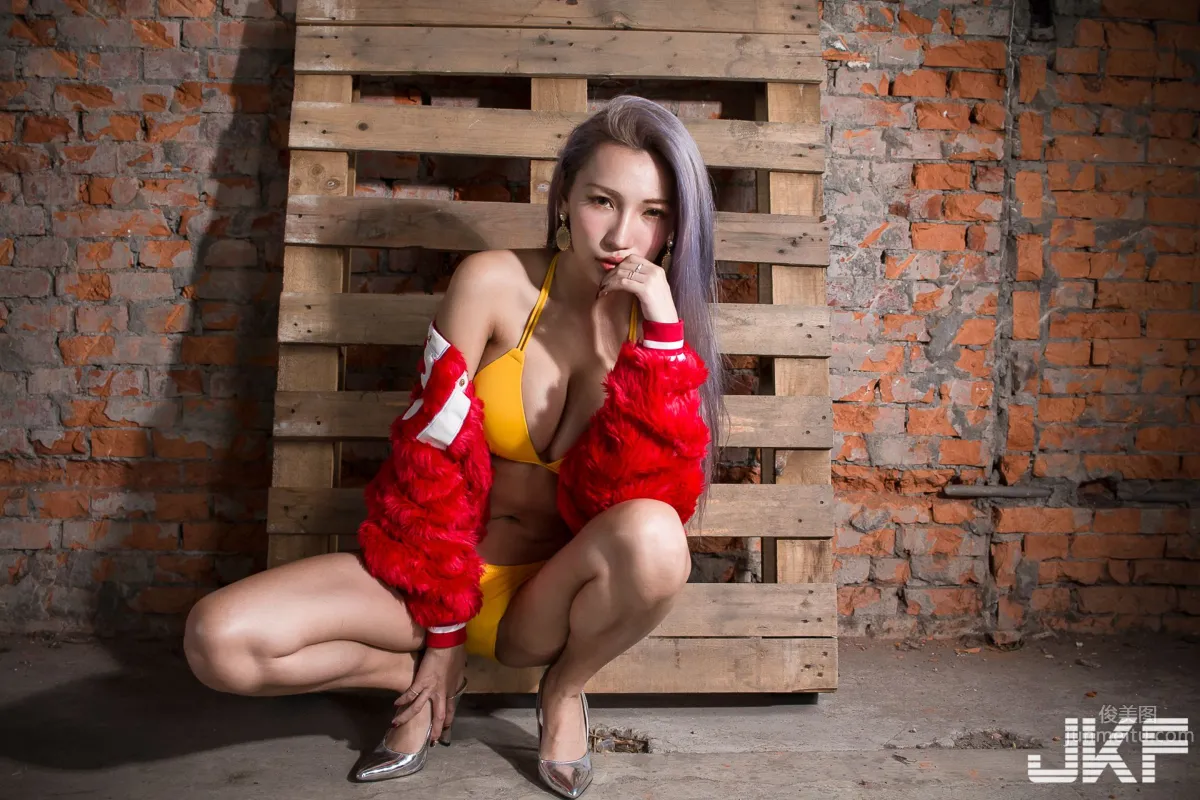 Super HOT Thanksgiving Festival! 34G Hot Model Yunyun Generously Gives a Gift photo 28