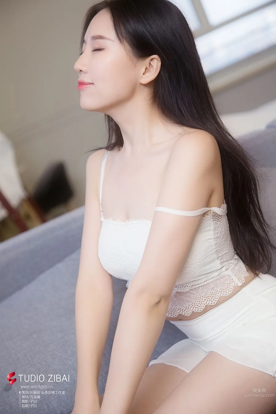[TouTiao Goddess] 2019-12-27 Moonlight Radiance Yue Yintong photo 6