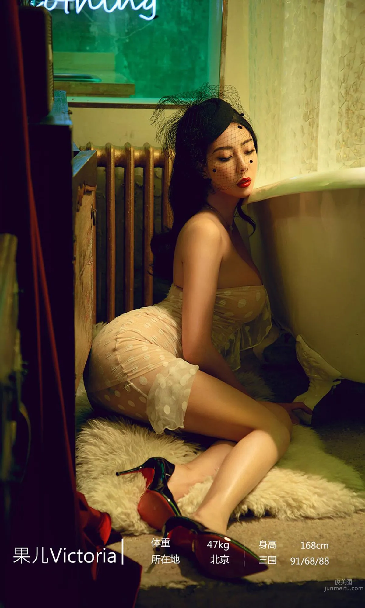暗夜系的果儿Victoria 若隐若现的美人_34