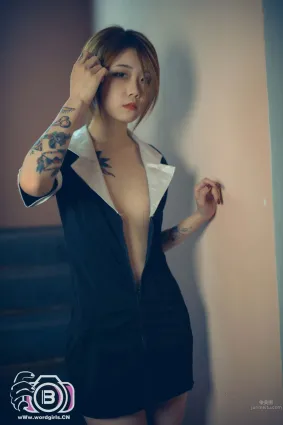 [TouTiao頭條女神] 2019-11-22 樓梯間的長腿女秘書 李溫柔