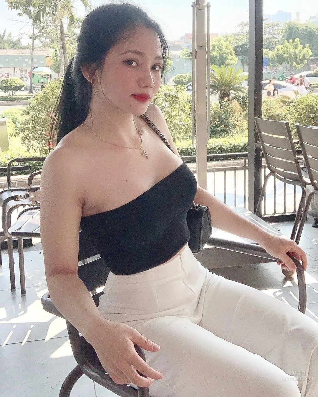 Vietnamese Fitness Girl "Hoang Ha", Slim Waist and Full Butt Built Entirely by Perseverance, Hot and Powerful Every Day! photo 27