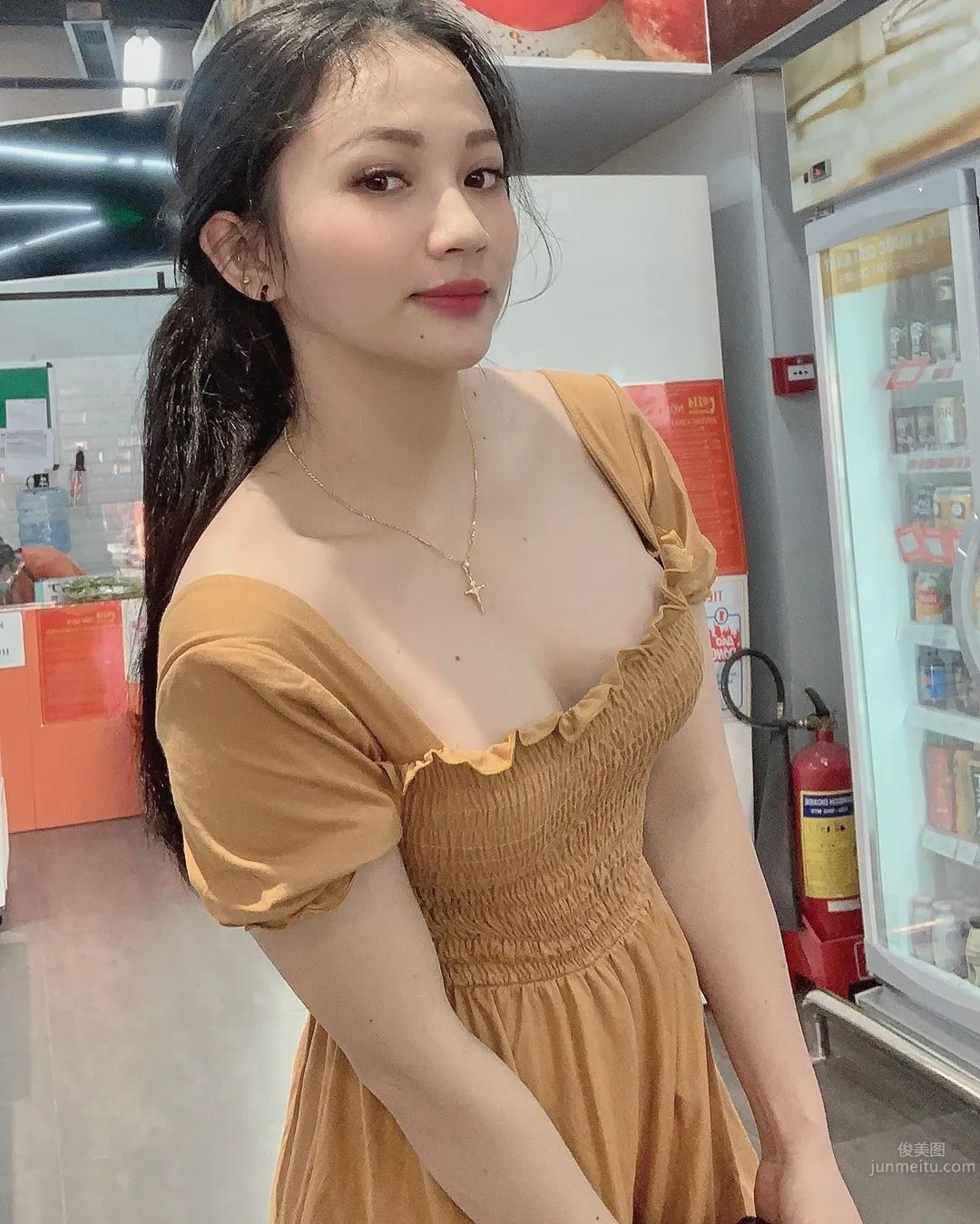 Vietnamese Fitness Girl "Hoang Ha", Slim Waist and Full Butt Built Entirely by Perseverance, Hot and Powerful Every Day! photo 25