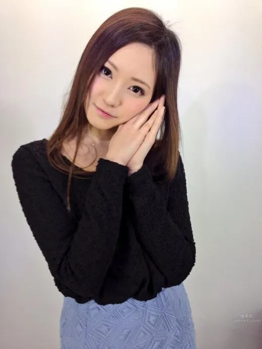 Erika Momotani Photo Selection photo 24