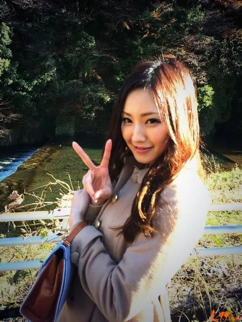 Erika Momotani Photo Selection photo 27