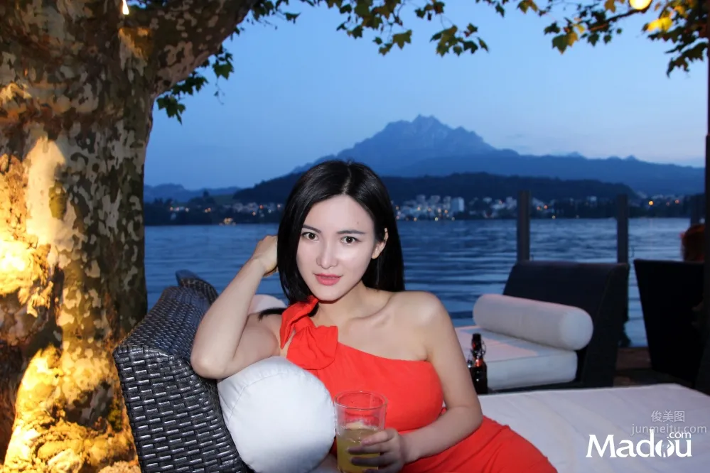 Zhu Yunqi, Western Europe Travel Shoot Collection photo 32