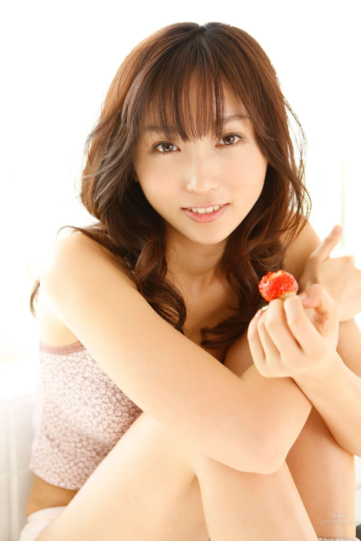 Risa Yoshiki - [Bomb.TV] April 2011 Issue photo 16