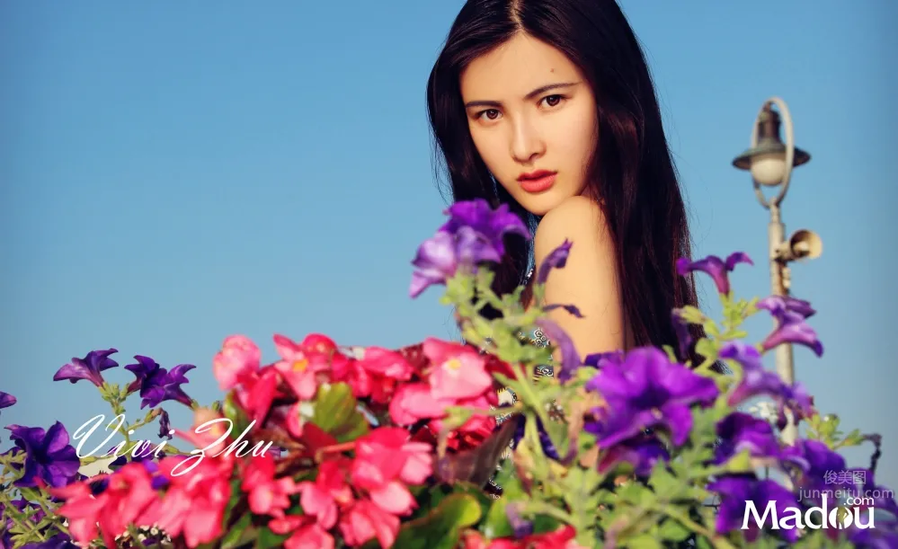 Zhu Yunqi, Western Europe Travel Shoot Collection photo 5