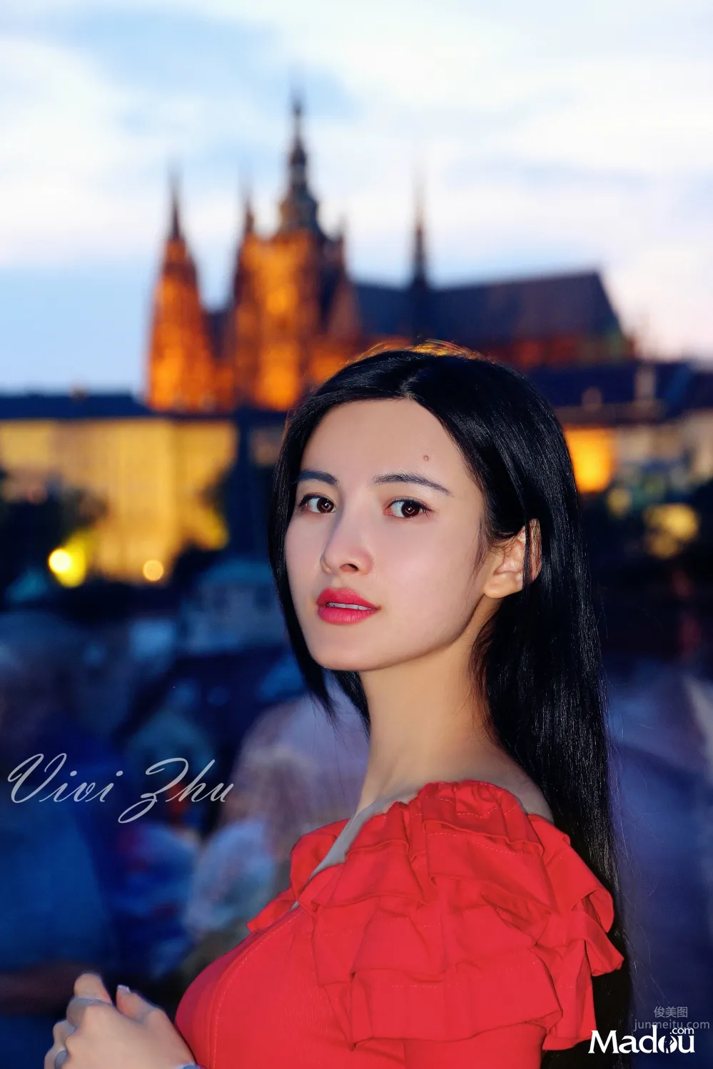 Zhu Yunqi, Western Europe Travel Shoot Collection photo 9