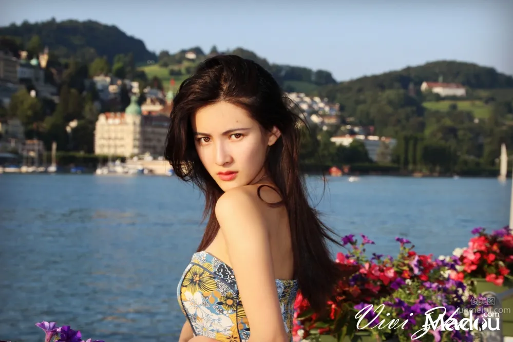 Zhu Yunqi, Western Europe Travel Shoot Collection photo 4