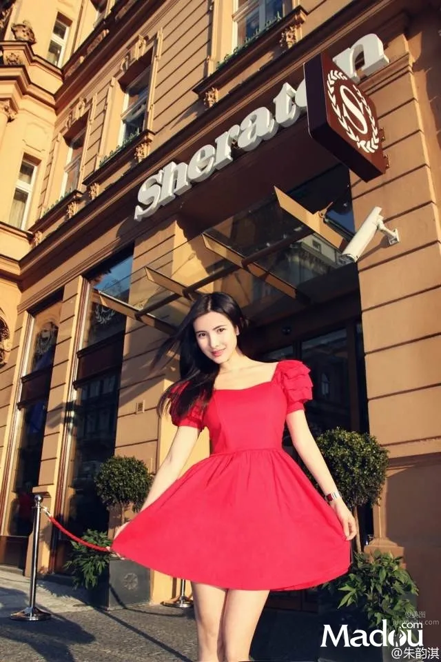 Zhu Yunqi, Western Europe Travel Shoot Collection photo 16
