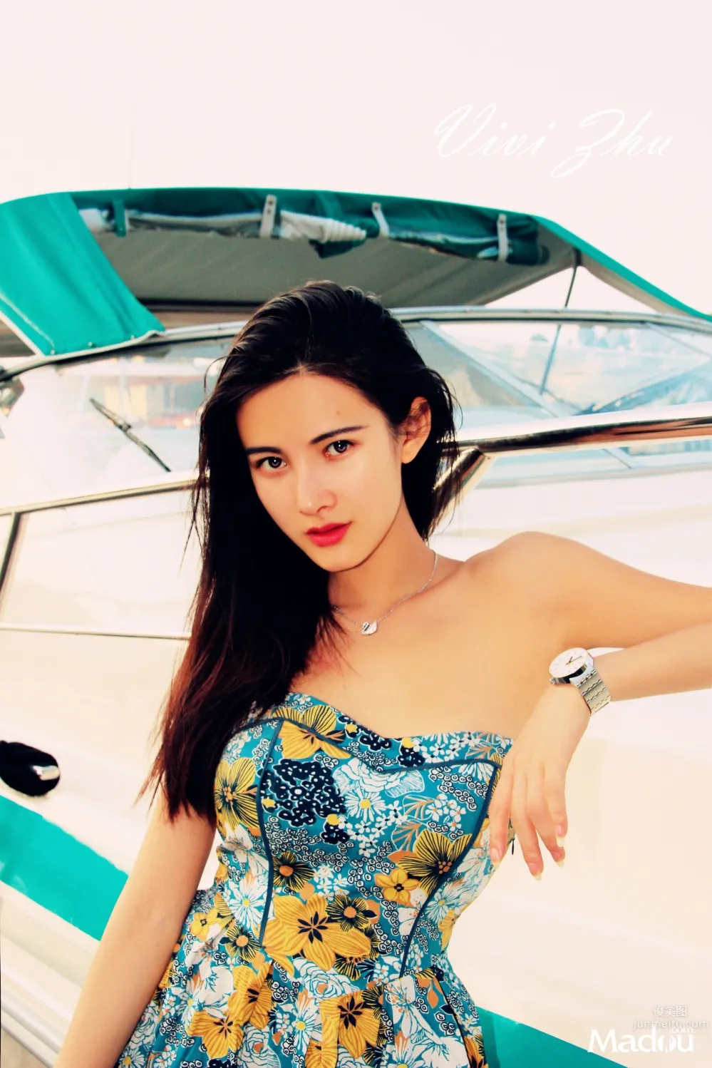 Zhu Yunqi, Western Europe Travel Shoot Collection photo 3