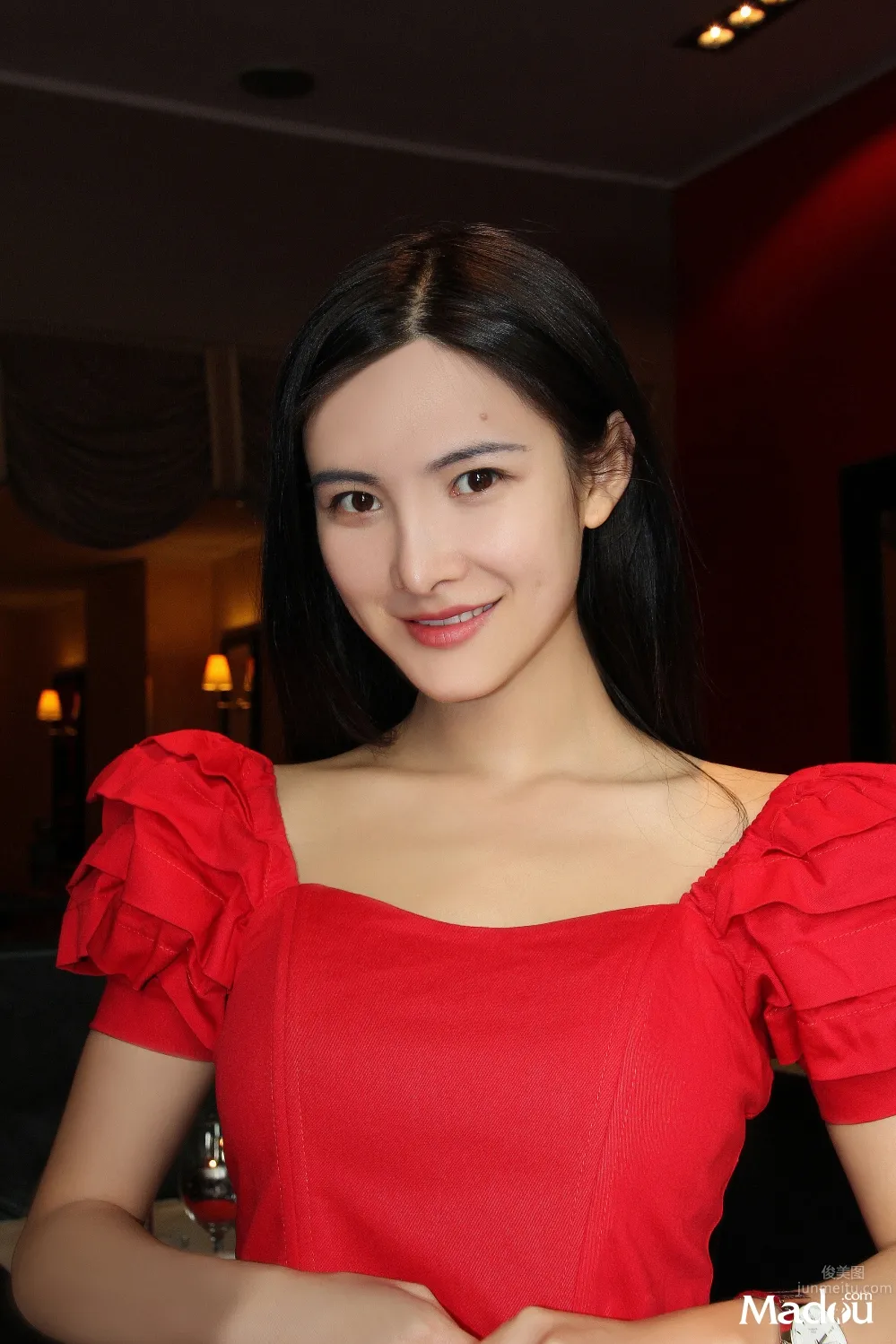 Zhu Yunqi, Western Europe Travel Shoot Collection photo 14