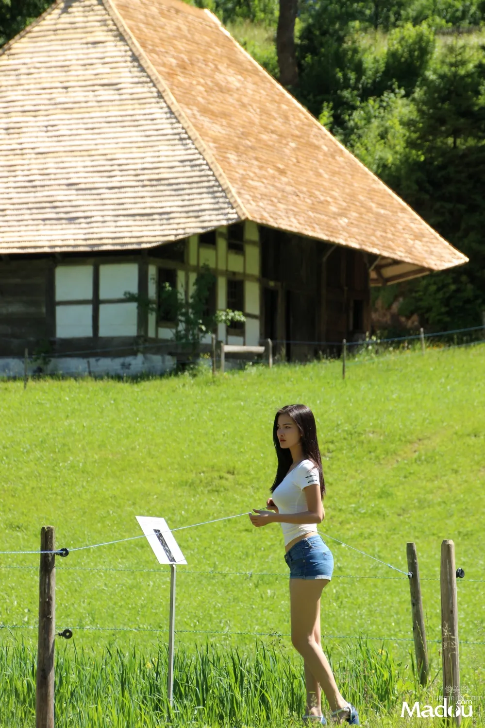 Zhu Yunqi, Western Europe Travel Shoot Collection photo 31