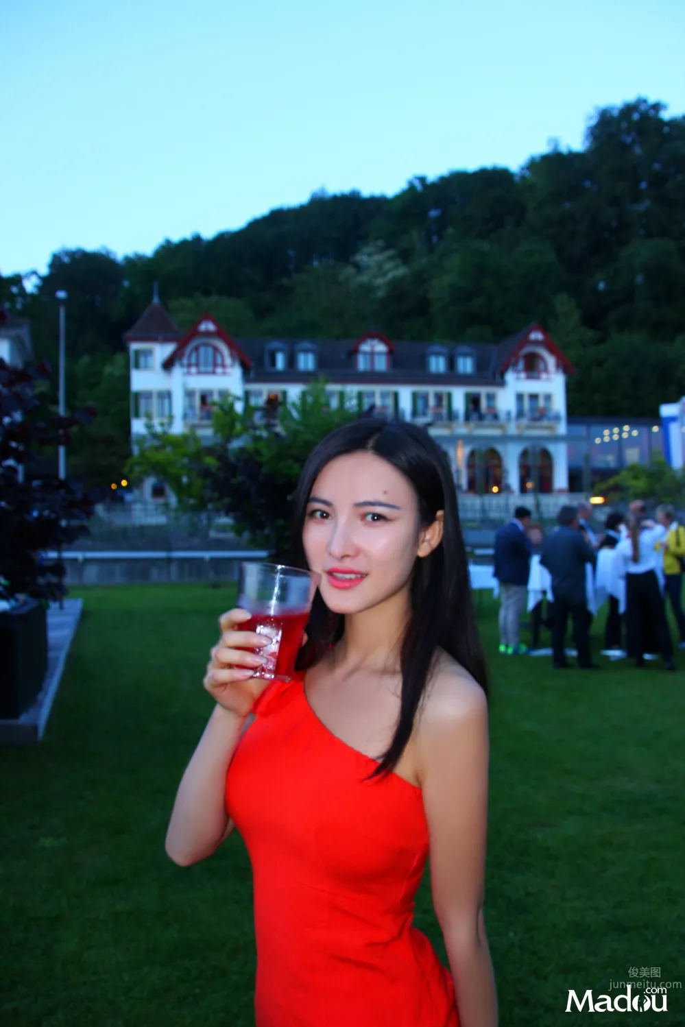 Zhu Yunqi, Western Europe Travel Shoot Collection photo 33