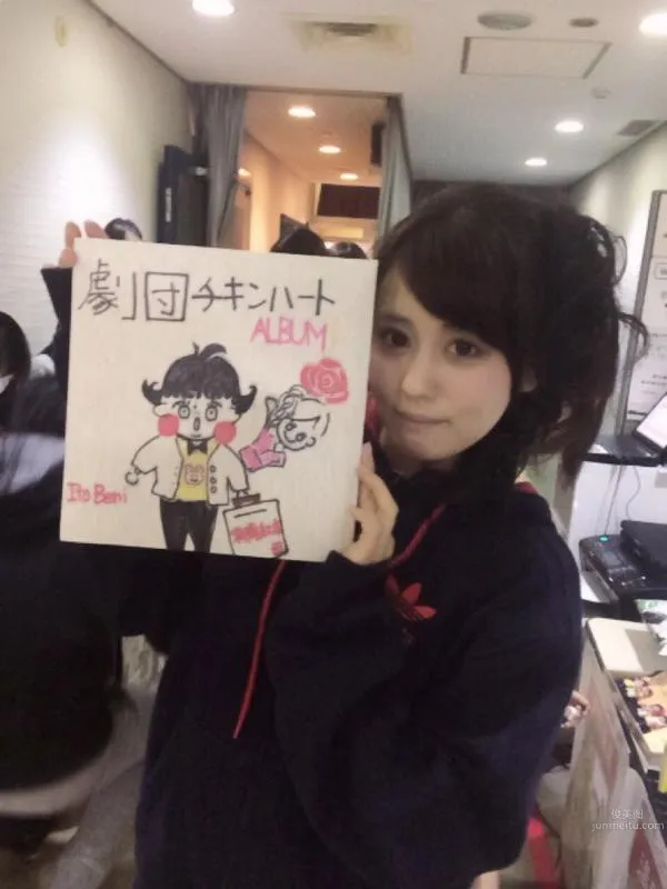 Photo Set photo 12
