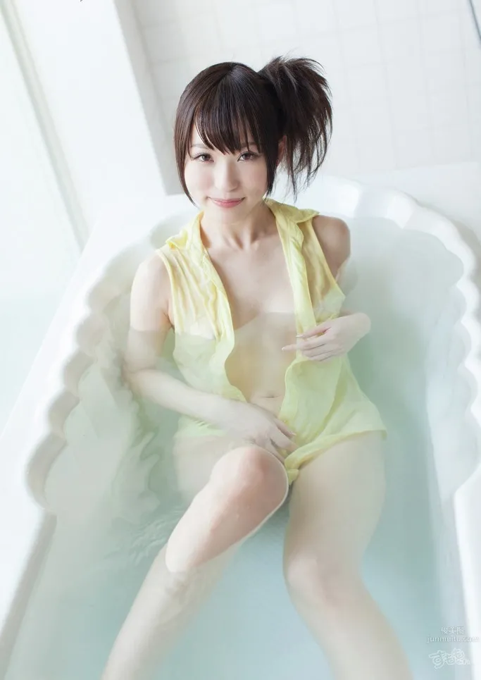 Moe Amatsuka: Graphics photo 36