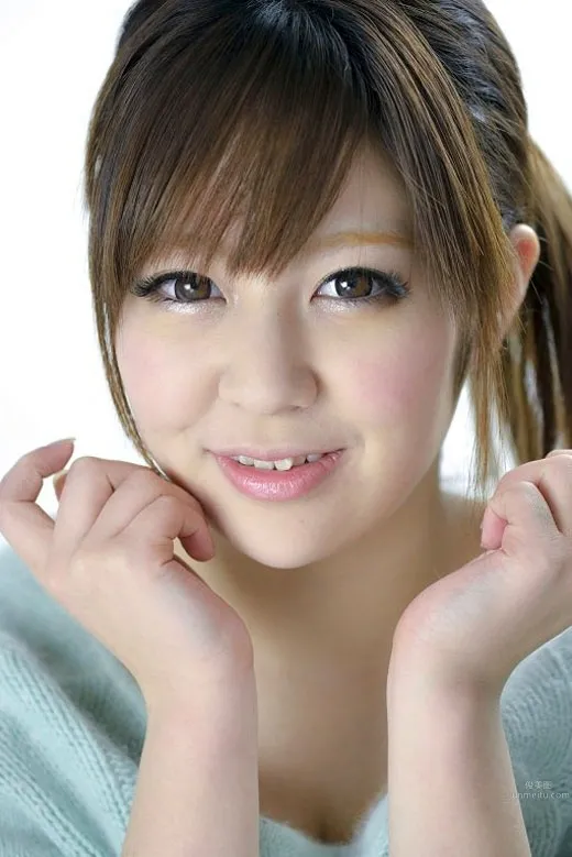 Ran Niiyama: Graphic photo 27