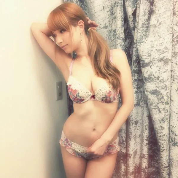 Tia - Mixed-Race Beauty's Massive Private Shoot photo 12