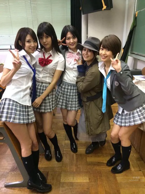 Photo Set photo 8