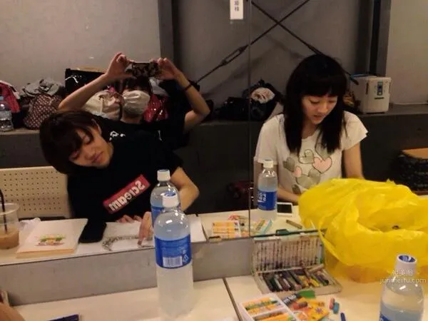 Photo Set photo 52