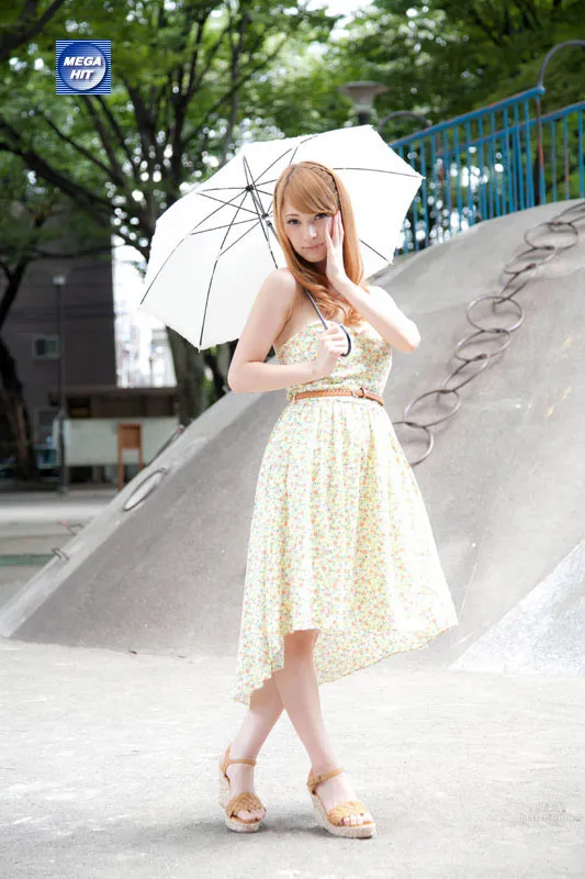 Tia, Mixed-Race Actress High-Definition Set photo 8