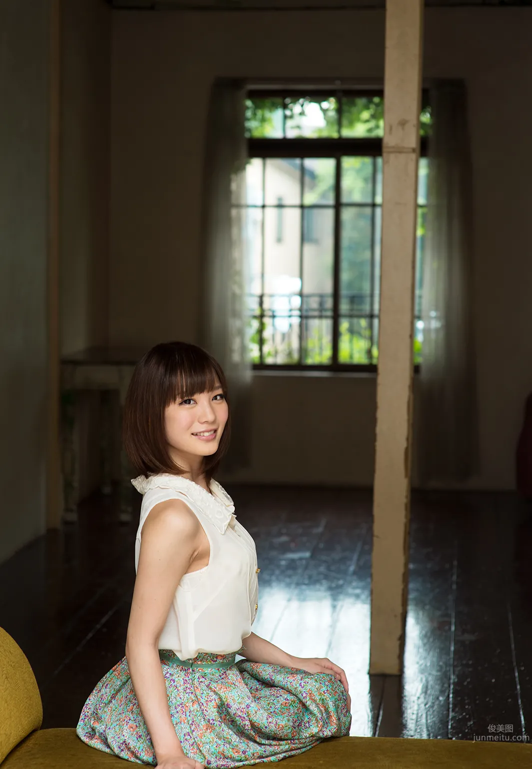 Airi Suzumura, Graphics Series Photo Set photo 8