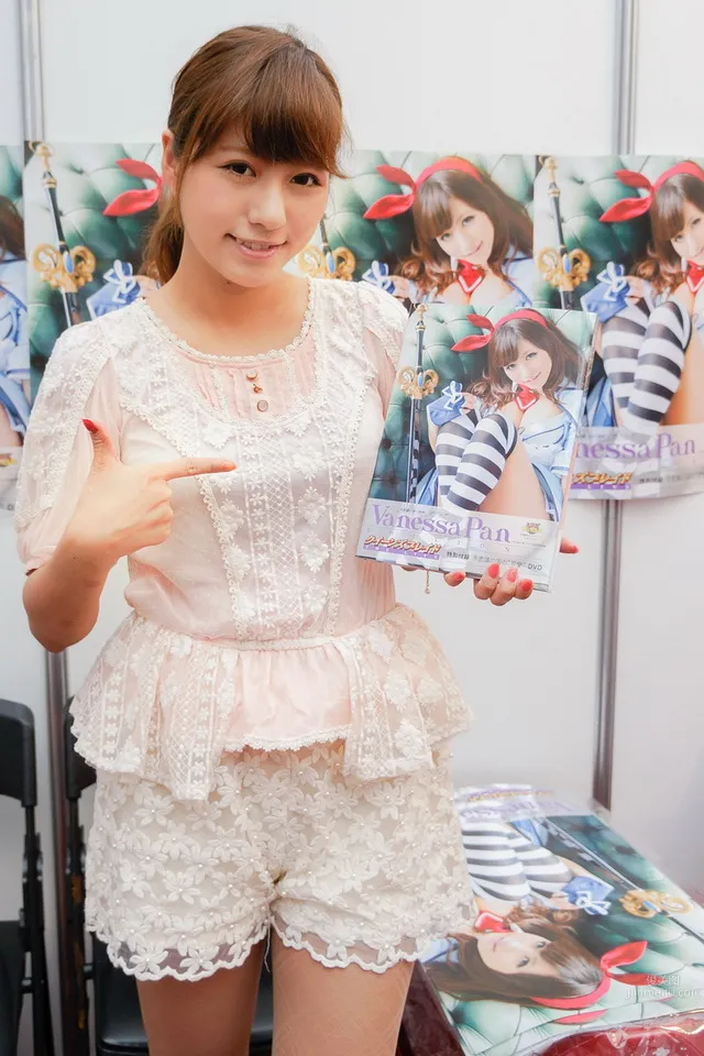 Vanessa Pan: Cos photo 24