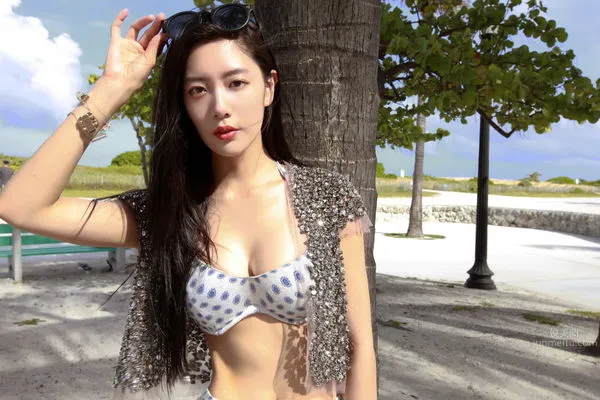 Clara Lee - High Definition Photo Set photo 2
