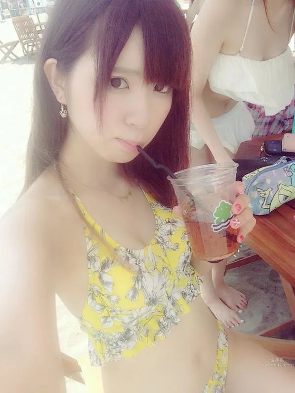 Roa Kusunoki, Sweet and Natural Airhead Schoolgirl in Uniform photo 12