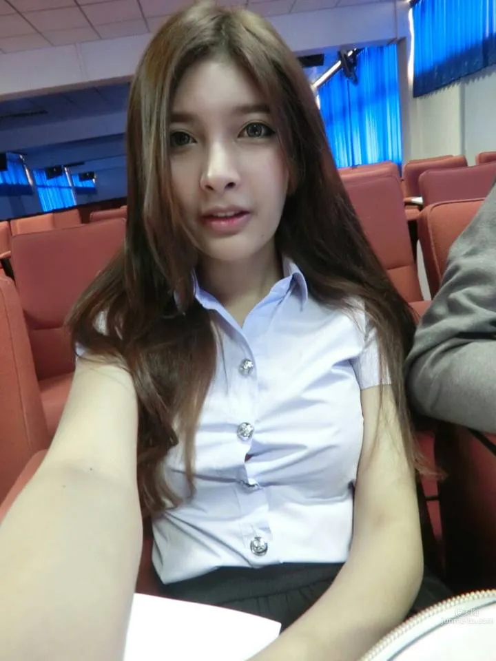 Mob Thitiworada - How Can One Tell If I Am Male or Female photo 35