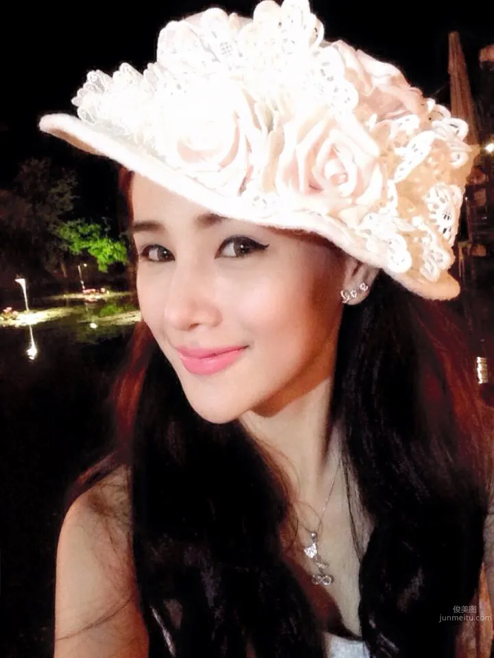 Peaw Sumaporn Wandee-性感美女的私房照 29